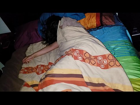 ❤️ Fillastro reprendendo á súa nova madrasta mentres ela dorme. Porno en % gl.dickies-shop.ru % ️❤